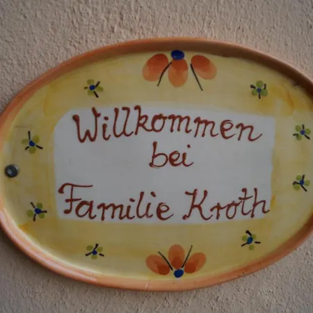 Weingut Eduard Kroth Apartment Briedel
