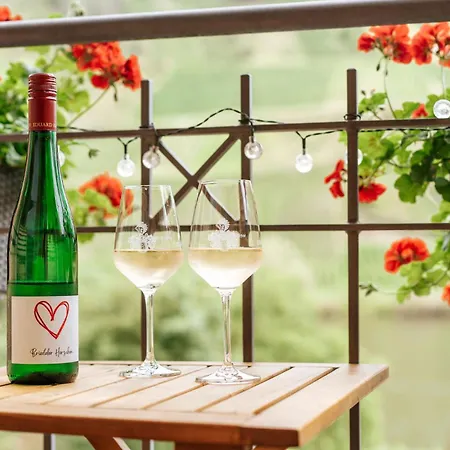 Weingut Eduard Kroth *